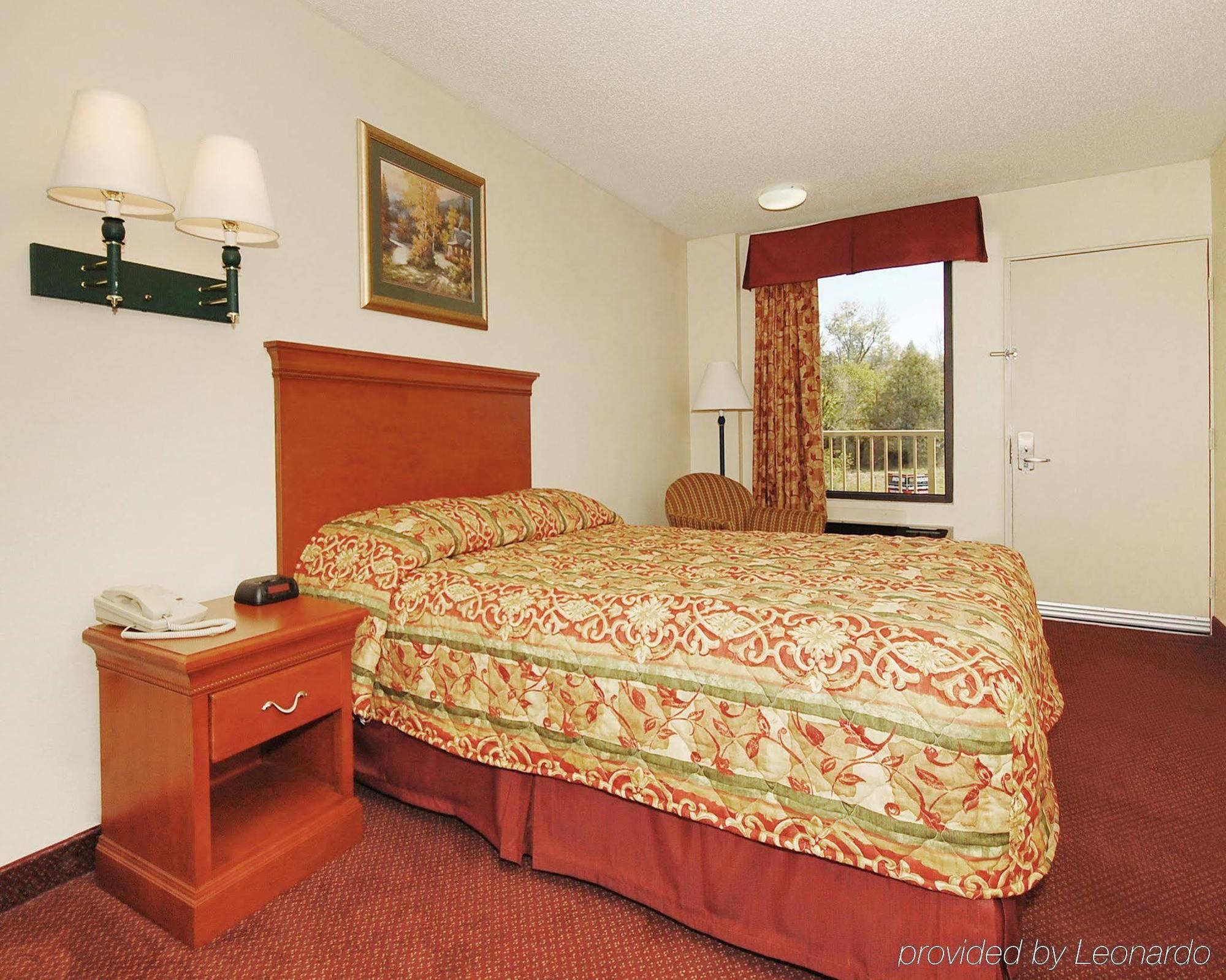Howard Johnson by Wyndham Pigeon Forge Exterior foto